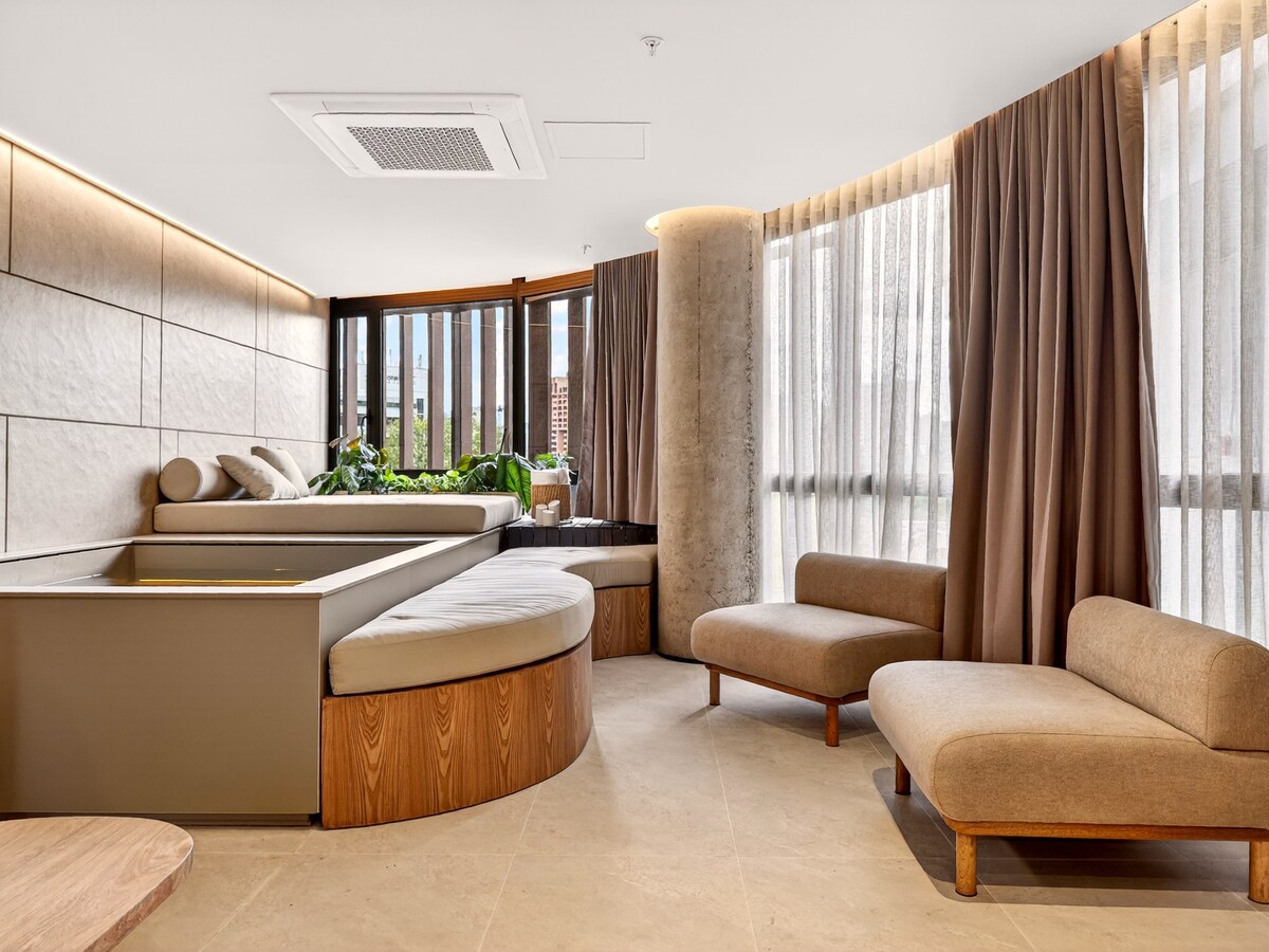 Apartment with Private Jacuzzi in Provenza, Medellín