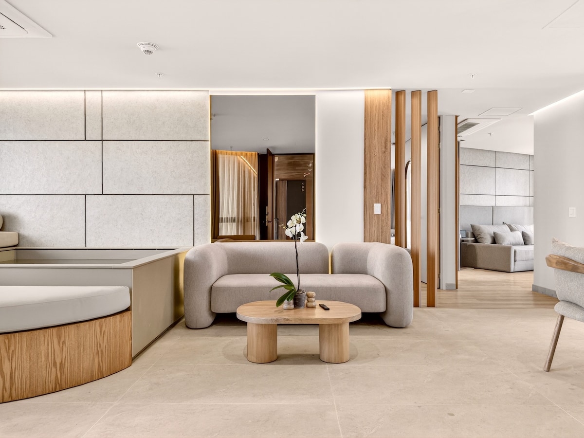 Inside Chris Homestays, an Entire rental unit